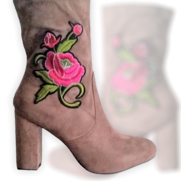 🛑BOGO 🆕Black Floral Embroidered Boot - Picture 8 of 12